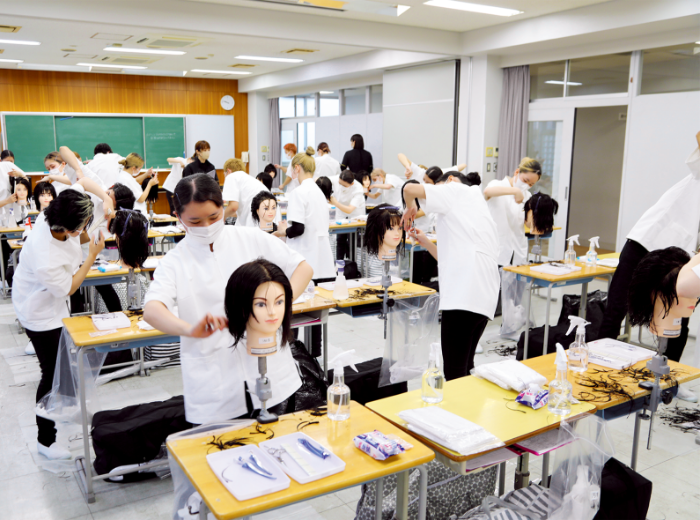 国家試験・目標とする資格 | 静岡県美容専門学校